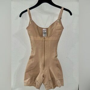 Colombian Faja, Tummy tuck compression garment